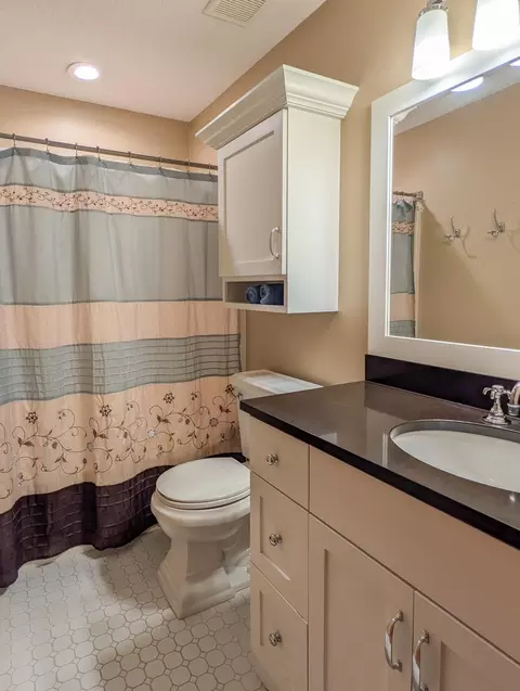 Bath - 546 White Pine Way, Eagan, MN 55123 photo 3 of 4