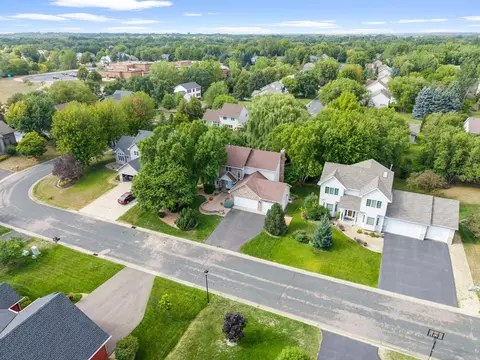 View/Area - 546 White Pine Way, Eagan, MN 55123 photo 2 of 2