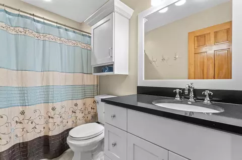 Bath - 546 White Pine Way, Eagan, MN 55123 photo 6 of 7