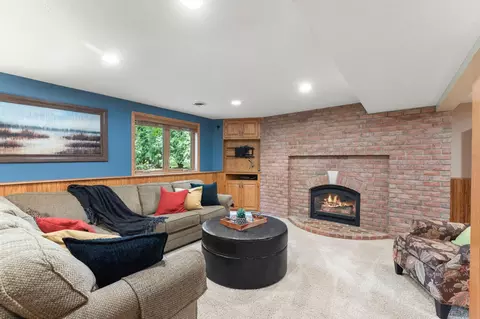Living - 546 White Pine Way, Eagan, MN 55123 photo 2 of 3