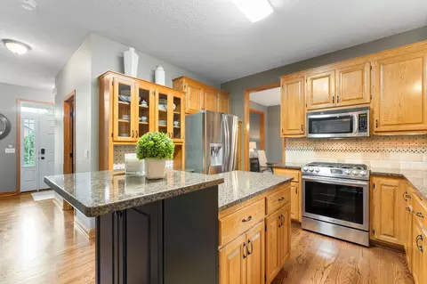 Kitchen - 546 White Pine Way, Eagan, MN 55123 photo 1 of 4