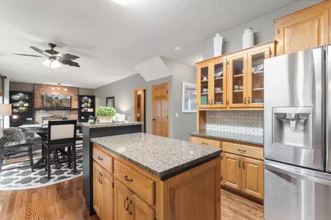 Kitchen - 546 White Pine Way, Eagan, MN 55123 photo 3 of 4