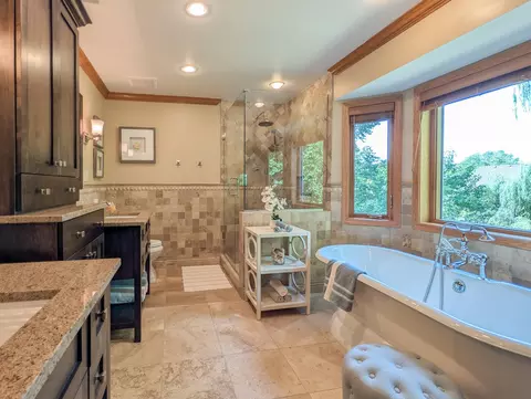 Bath - 546 White Pine Way, Eagan, MN 55123 photo 2 of 4