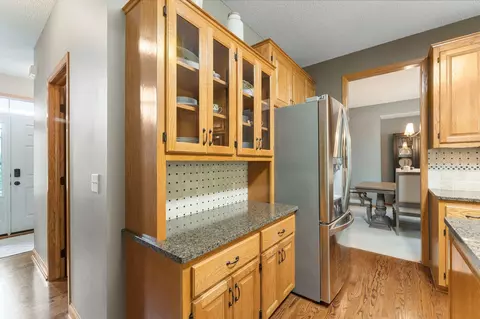 Kitchen - 546 White Pine Way, Eagan, MN 55123 photo 4 of 4