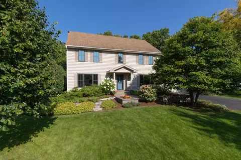 9017 Larkspur Ln, Eden Prairie, MN 55347