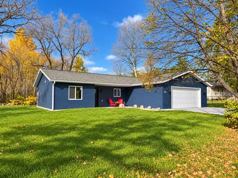 1125 NE 6th Ave, Grand Rapids, MN 55744