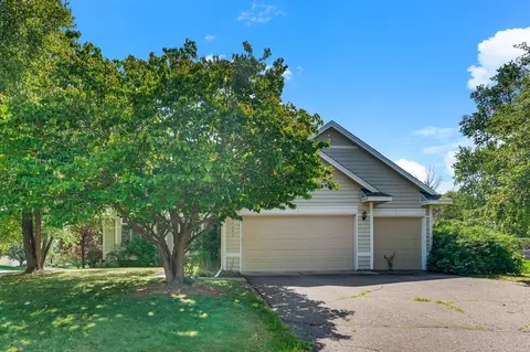 8843 Blackoaks Ln N, Maple Grove, MN 55311
