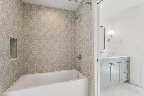 Bath - 6029 Abbott Ave S, Edina, MN 55410 photo 5 of 8