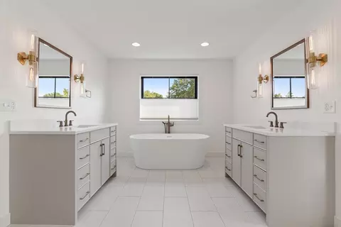 Bath - 6029 Abbott Ave S, Edina, MN 55410 photo 1 of 8