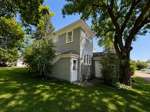Exterior - 1244 6th Ave N, Windom, MN 56101 photo 2 of 5
