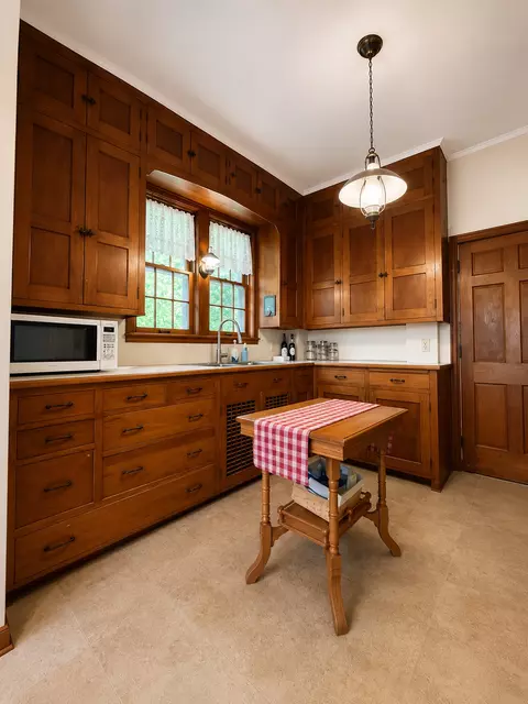 Kitchen - 1244 6th Ave N, Windom, MN 56101 photo 2 of 4