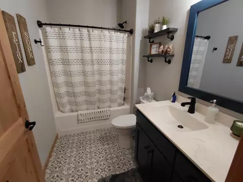 Bath - 5839 Rivers Edge Dr, Saint Cloud, MN 56303 photo 2 of 2