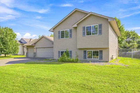 7447 386th St, North Branch, MN 55056