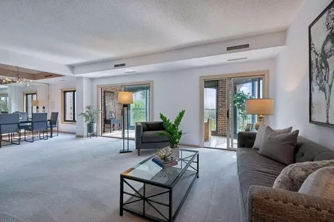 1235 Yale Pl #709, Minneapolis, MN 55403
