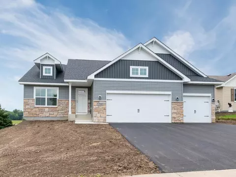 1228 Olivia St SE, New Prague, MN 56071