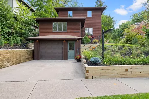 2334 Doswell Ave, Saint Paul, MN 55108