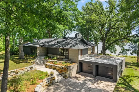 12 W Shore Rd, North Oaks, MN 55127