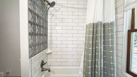 Bath - 910 N 5th St, Montevideo, MN 56265 photo 5 of 11