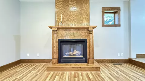 Living - 910 N 5th St, Montevideo, MN 56265 photo 6 of 9