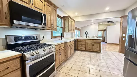 Kitchen - 910 N 5th St, Montevideo, MN 56265 photo 5 of 6