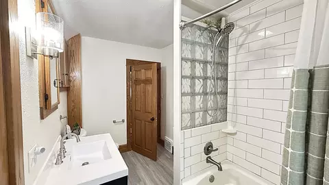 Bath - 910 N 5th St, Montevideo, MN 56265 photo 6 of 11