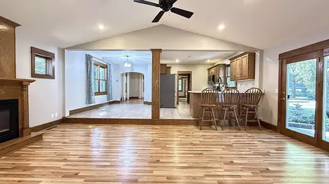 Living - 910 N 5th St, Montevideo, MN 56265 photo 8 of 9