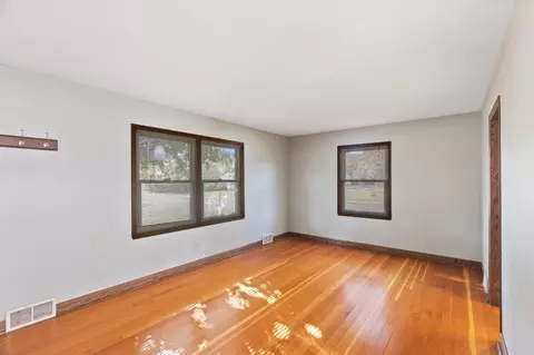 Living - 8542 3rd Ave S, Bloomington, MN 55420 photo 2 of 4