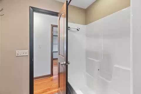 Bath - 8542 3rd Ave S, Bloomington, MN 55420 photo 2 of 2