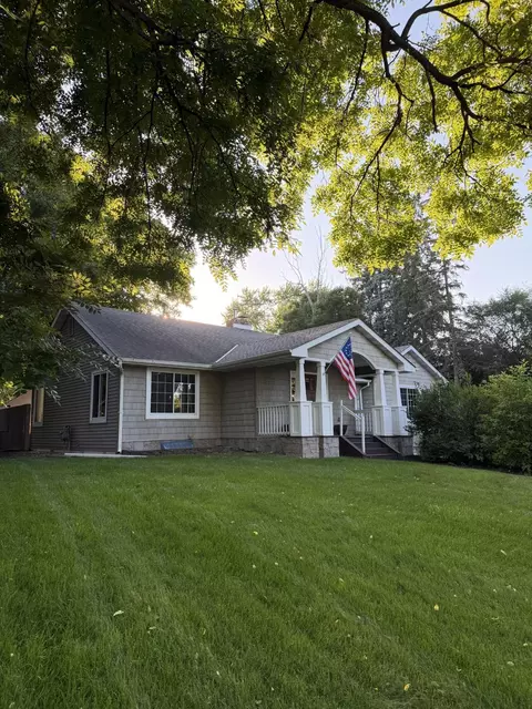 5112 Willow Ln, Minnetonka, MN 55345