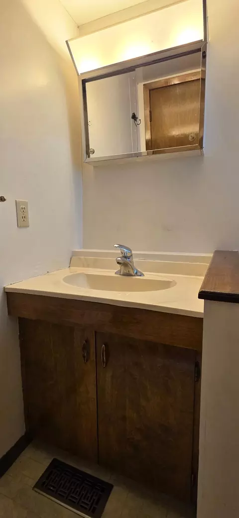 Bath - 109 5th St, Kathryn, ND 58049 photo 2 of 5