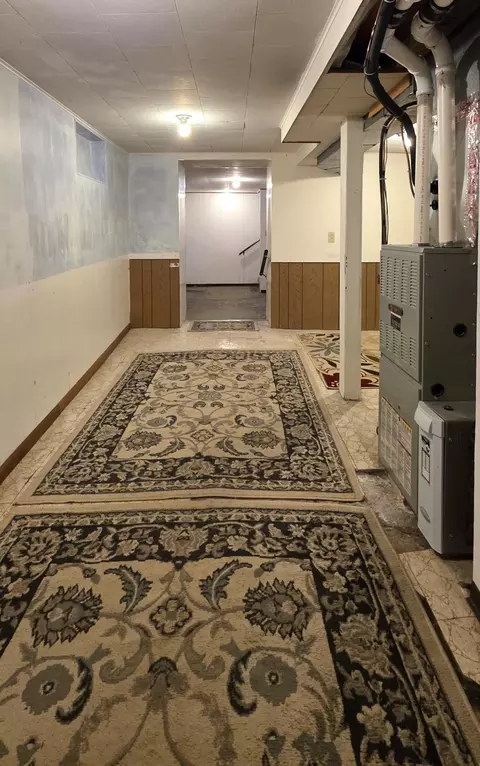 Entry Way - 109 5th St, Kathryn, ND 58049 photo 4 of 6