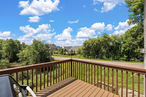 497 Pleasant Ln, Chaska, MN 55318