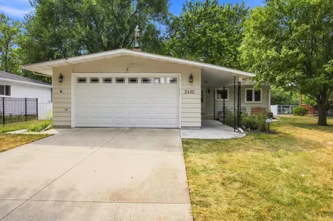 2410 Evergreen Rd N, Fargo, ND 58102