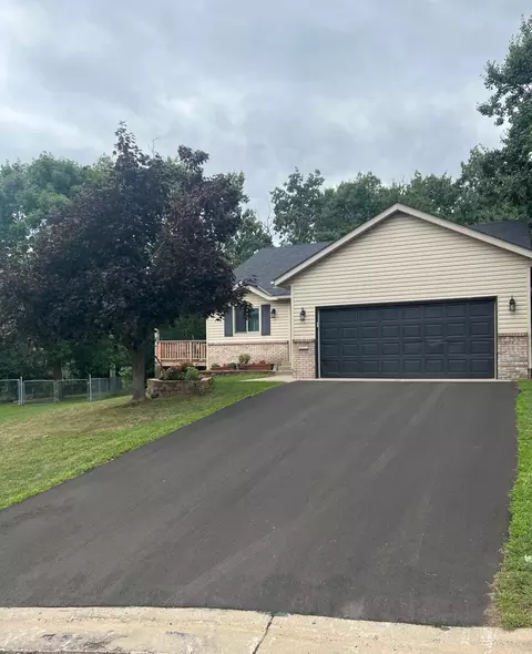 1102 Summit Way, Sauk Rapids, MN 56379