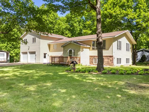 13922 68th St NW, Annandale, MN 55302