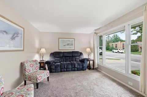 Living - 470 Union St, Saint Peter, MN 56082 photo 1 of 3