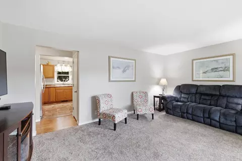 Living - 470 Union St, Saint Peter, MN 56082 photo 2 of 3