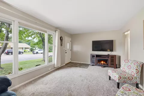 Living - 470 Union St, Saint Peter, MN 56082 photo 3 of 3