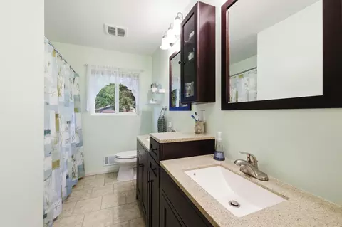 Bath - 470 Union St, Saint Peter, MN 56082 photo 1 of 2