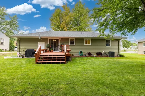 Exterior - 470 Union St, Saint Peter, MN 56082 photo 3 of 10