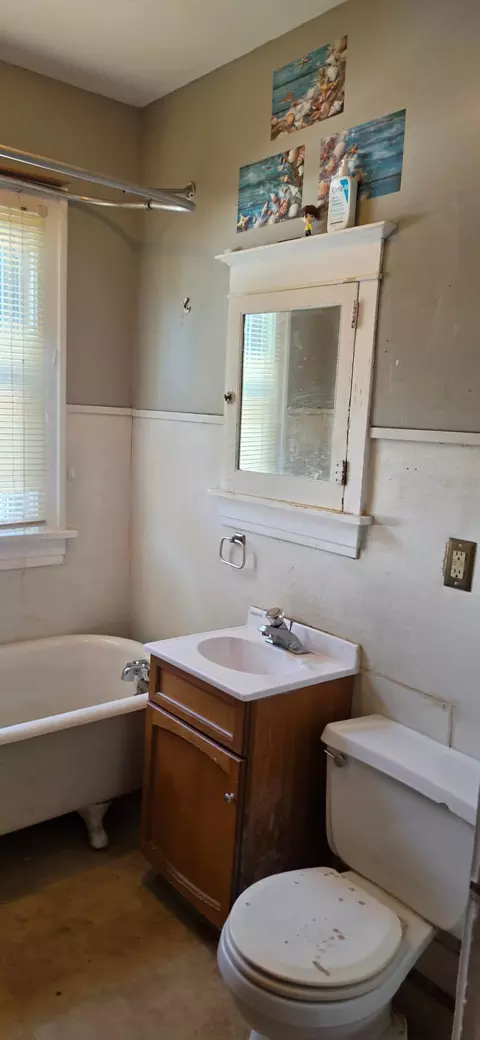 Bath - 53 20th Ave S, Saint Cloud, MN 56301 photo 1 of 3