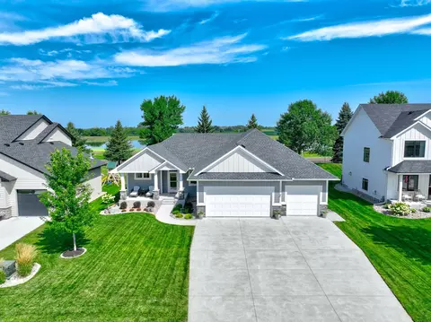 803 11th St NE, New Prague, MN 56071