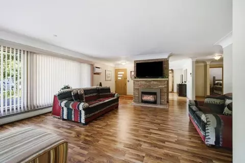 Living - 1507 S 6th St, Brainerd, MN 56401 photo 1 of 6