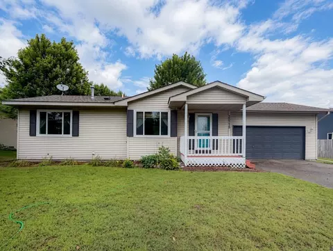 25775 10th St W, Zimmerman, MN 55398