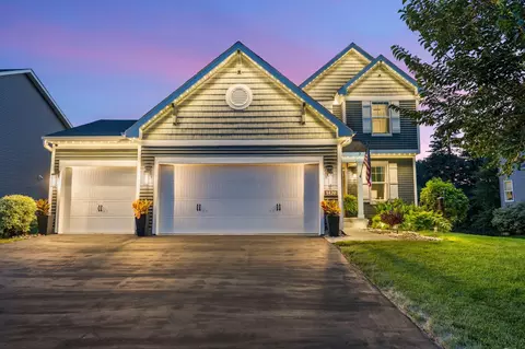 1420 Summit Ct, Stillwater, MN 55082