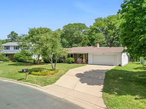 Exterior - 9725 Queen Rd, Bloomington, MN 55431 photo 5 of 5