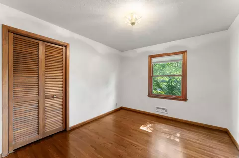 Bedroom - 9725 Queen Rd, Bloomington, MN 55431 photo 1 of 7
