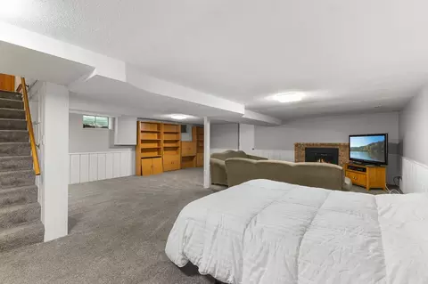 Bedroom - 9725 Queen Rd, Bloomington, MN 55431 photo 7 of 7