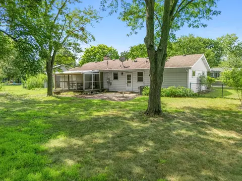 Exterior - 9725 Queen Rd, Bloomington, MN 55431 photo 4 of 5