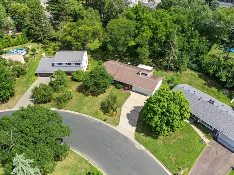 View/Area - 9725 Queen Rd, Bloomington, MN 55431 photo 1 of 2